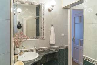 Гостевой дом Guest house Maison 21 Пловдив Двухместный номер с 1 кроватью и общей ванной комнатой-8